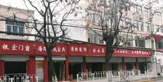 走在街上，察覺店鋪招牌千篇一律，統一式商店廣告牌有須要嗎？5