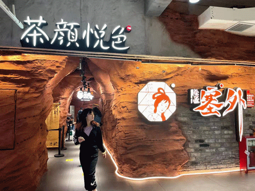 走訪長(zhǎng)沙、重慶等地后，我總結(jié)出一套廣告牌子“吸金術(shù)”2