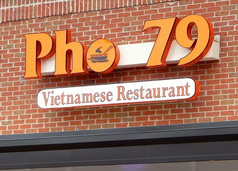 越南河粉店的招牌都會有個吉祥數字4